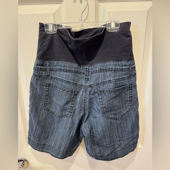Thyme maternity shorts - Picture 2 of 2